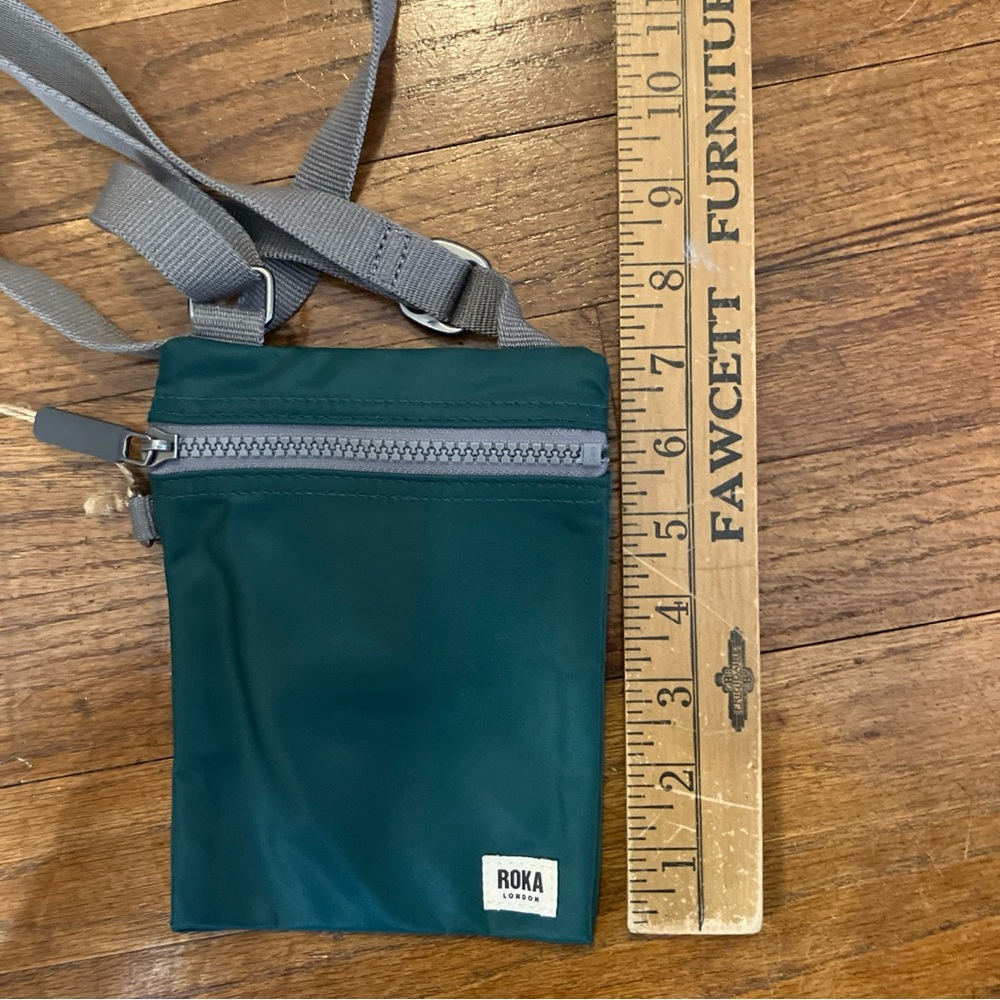 ROKA LONDON Chelsea Recycled Nylon Small Crossbody Bag Green - Picture 7 of 7